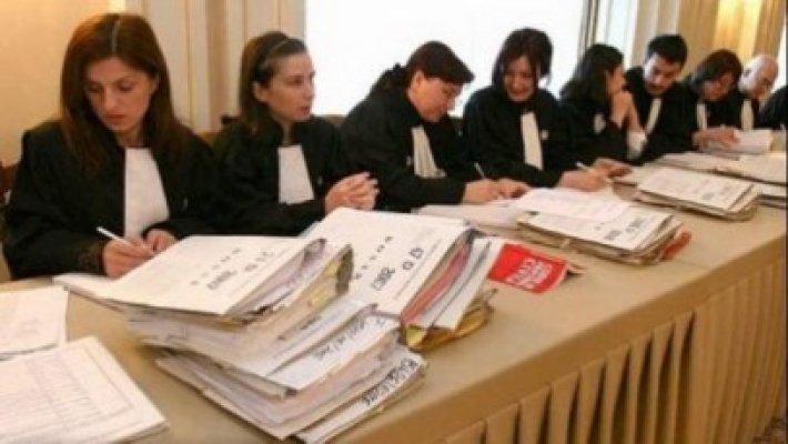 Traian Băsescu a promulgat legea privind răspunderea magistraţilor